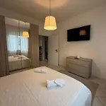 Door48 Appartement Novara
