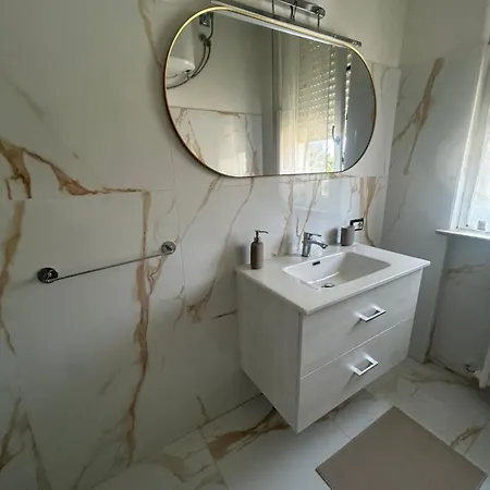 Door48 Διαμέρισμα *